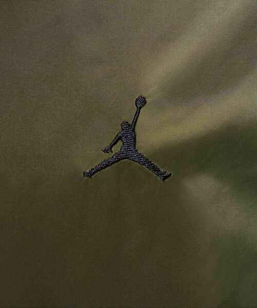 JORDAN BRAND（ジョーダンブランド）の「ジョーダン ブルックリン メンズ フーデッド ドラフト ジャケット / Jordan Brooklyn Men's Hooded Draft Jacket HF9333-222 Medium Olive（ナイロンジャケット・メンズ・オリーブ・XS/XL/S/M/L）」の11枚目の写真