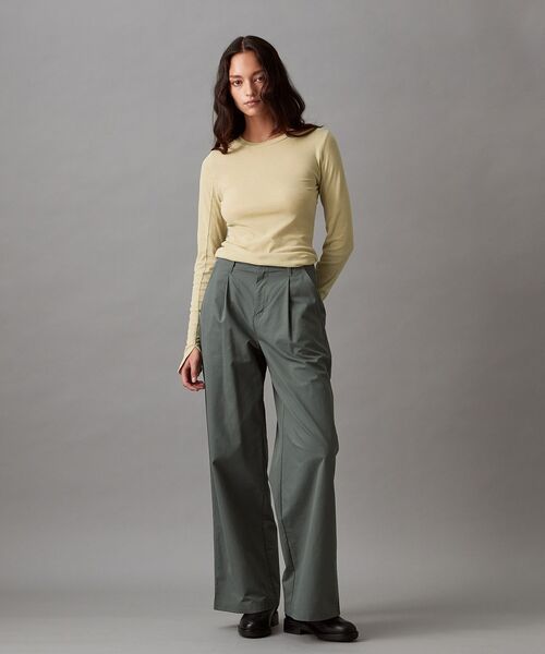 Calvin Klein(カルバン・クライン)の「シアー ロングスリーブ トップ(Tシャツ/カットソー・レディース・ベージュ・XS/S/M)」の2枚目の写真