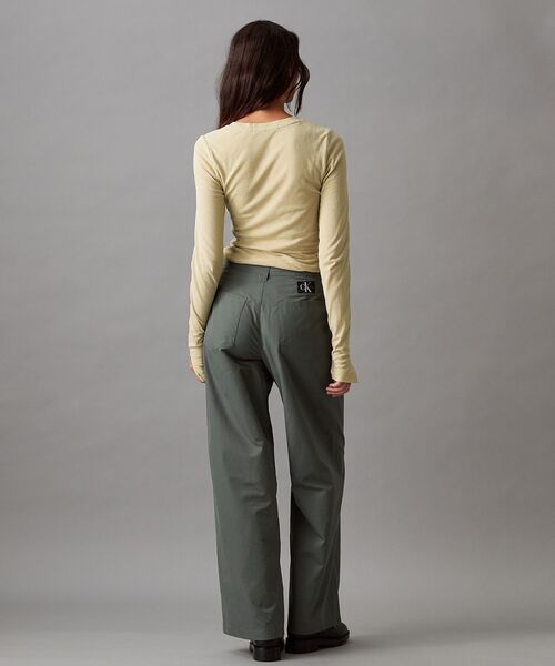 Calvin Klein(カルバン・クライン)の「シアー ロングスリーブ トップ(Tシャツ/カットソー・レディース・ベージュ・XS/S/M)」の4枚目の写真
