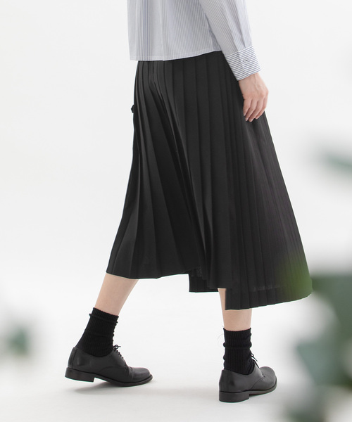 nop de nod（ノップドゥノッド）の「トロ切り替えプリーツスカート（スカート・レディース・ブラック/ダークグレー・M）」の7枚目の写真