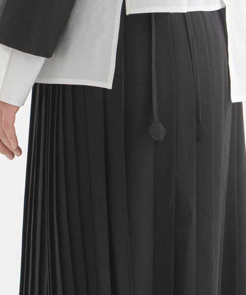 nop de nod（ノップドゥノッド）の「トロ切り替えプリーツスカート（スカート・レディース・ブラック/ダークグレー・M）」の9枚目の写真