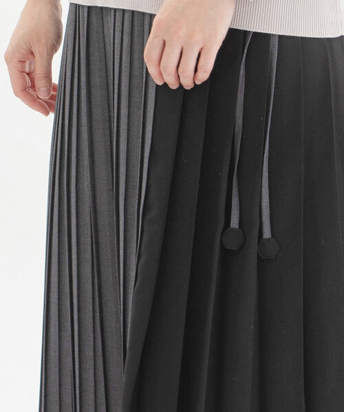 nop de nod（ノップドゥノッド）の「トロ切り替えプリーツスカート（スカート・レディース・ブラック/ダークグレー・M）」の15枚目の写真