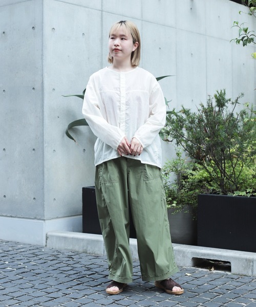OMNIGOD（オムニゴッド）の「[ OMNIGOD womens / オムニゴッド ] NCウェザークロス パラシュートベーカーパンツ（カーゴパンツ・レディース・ベージュ/オリーブ/ネイビー・3/2）」の4枚目の写真