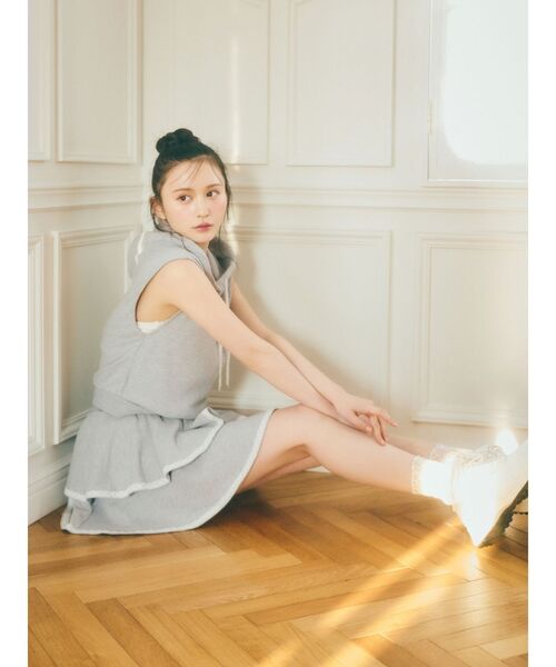 EATME（イートミー）の「【EATME×MIKANA YAMAMOTO】フレアミニスカート（セットアップ可能）（スカート・レディース・グレー/アイボリー・FREE）」の5枚目の写真