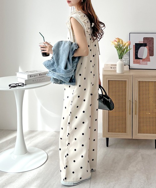 Futier land（フューティアランド）の「ショルダーフリルオールインワン（つなぎ/オールインワン・レディース・ブラック/アイボリー・MEDIUM）」の6枚目の写真