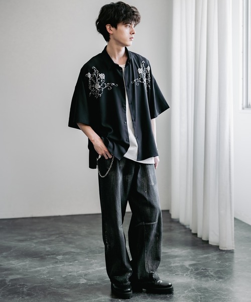 Rocky Monroe(ロッキーモンロー)の「接触冷感オーバーサイズ ストレッチ シルバー薔薇発泡プリントレギュラーカラー半袖シャツ(シャツ/ブラウス・メンズ・ブラック/チャコールグレー/ホワイト・M/L/XL)」の13枚目の写真