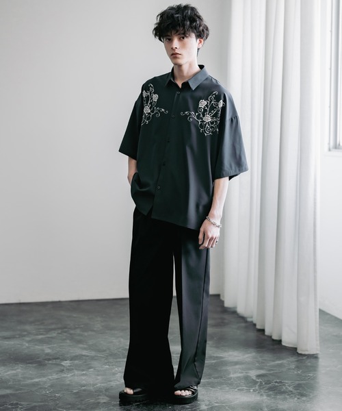 Rocky Monroe(ロッキーモンロー)の「接触冷感オーバーサイズ ストレッチ シルバー薔薇発泡プリントレギュラーカラー半袖シャツ(シャツ/ブラウス・メンズ・ブラック/チャコールグレー/ホワイト・M/L/XL)」の18枚目の写真