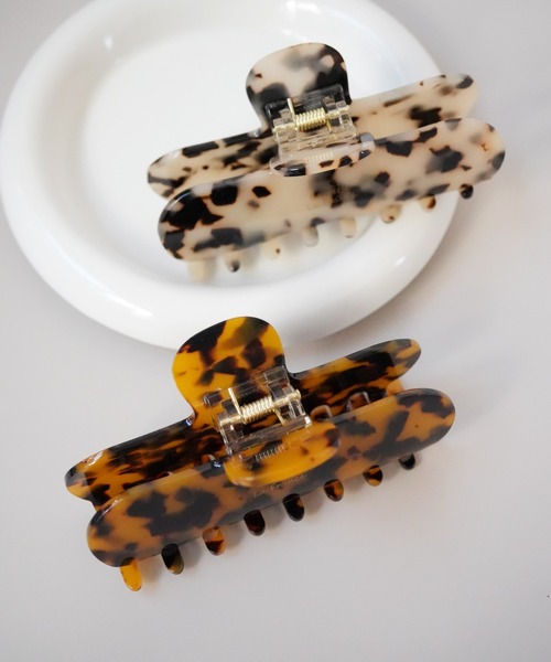 Port（ポート）の「【 Port / ポート 】 ワンカラー べっ甲 ワイド バンスクリップ / ヘアクリップ（バレッタ/ヘアクリップ・レディース・ブラック/ライトブラウン/レッド/ベージュ/ベージュ系その他/ホワイト×ブラック/ブラウン系その他/ブルー・FREE）」の11枚目の写真