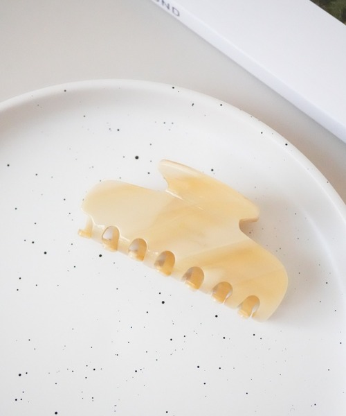 Port（ポート）の「【 Port / ポート 】 ワンカラー べっ甲 ワイド バンスクリップ / ヘアクリップ（バレッタ/ヘアクリップ・レディース・ブラック/ライトブラウン/レッド/ベージュ/ベージュ系その他/ホワイト×ブラック/ブラウン系その他/ブルー・FREE）」の22枚目の写真