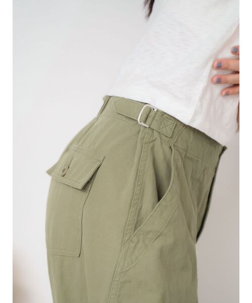 Ungrid（アングリッド）の「タックデザインミリタリーパンツ（その他パンツ・レディース・カーキ/アイボリー・SMALL/MEDIUM）」の17枚目の写真