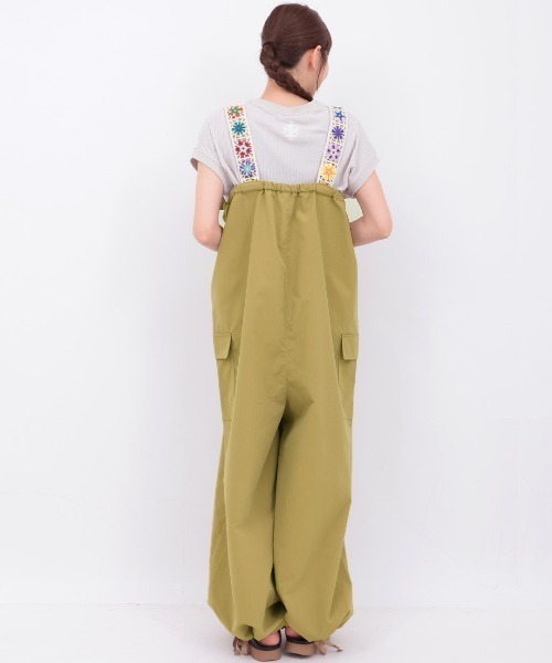 チチカカ（チチカカ）の「クロシェコンビリップストップサロペットパンツ（サロペット/オーバーオール・レディース・ブラック/キャメル・FREE）」の9枚目の写真