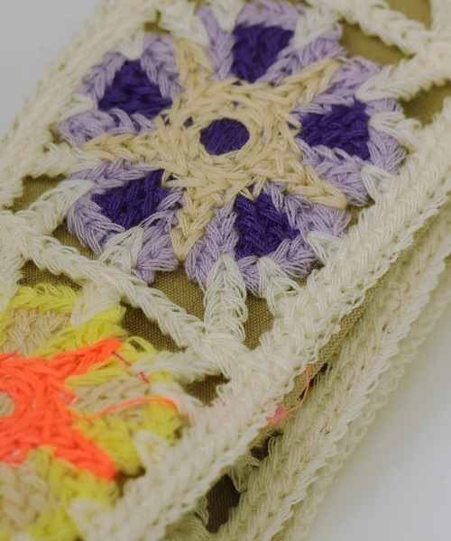 チチカカ（チチカカ）の「クロシェコンビリップストップサロペットパンツ（サロペット/オーバーオール・レディース・ブラック/キャメル・FREE）」の16枚目の写真