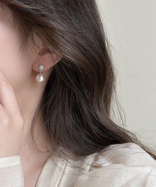 LA VORAGINE(ラ ヴォラジネ)の「アレルギー対応エコパールピアス(ピアス(両耳用)・レディース・シルバー/グレー・FREE)」の9枚目の写真