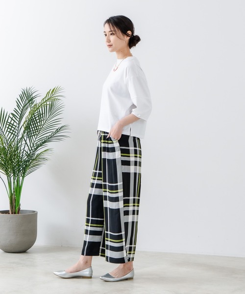 fort point(フォーポイント)の「【汗染みの目立ちにくいTシャツ ZEROSTAIN/ゼロステイン】バルーン袖Tシャツ 撥水・防汚加工 バルーンスリーブ 脇汗対策 大人カジュアル(Tシャツ/カットソー・レディース・スミクロ/ダークグリーン/ブラック/ホワイト/パープル・LARGE/MEDIUM)」の14枚目の写真