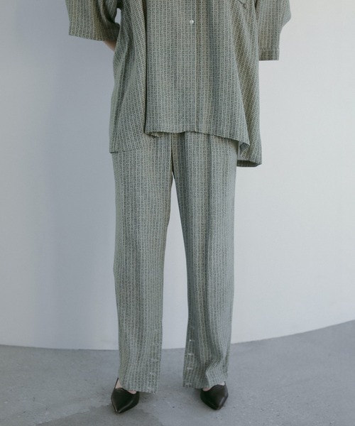 MANOF(マノフ)の「BLUR PATTERN PANTS(その他パンツ・レディース・ブルー/ベージュ・M/S)」の4枚目の写真