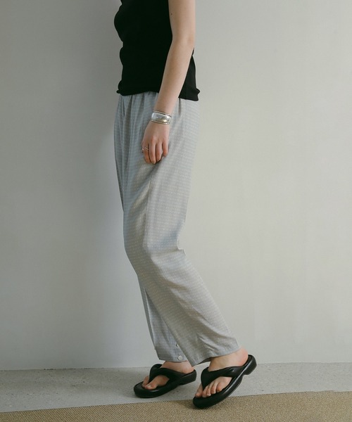 MANOF(マノフ)の「BLUR PATTERN PANTS(その他パンツ・レディース・ブルー/ベージュ・M/S)」の14枚目の写真