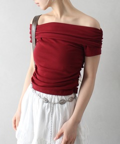 anuans◆オフショルカットギャザートップス/FREE/レーヨン/RED/無地 オフショルカットギャザートップス（Tシャツ/カットソー