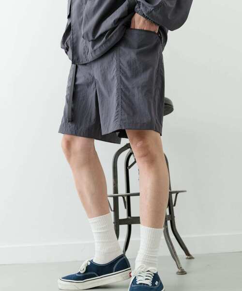 ITEMS URBANRESEARCH（アイテムズ アーバンリサーチ）の「『撥水/イージーケア/接触冷感/UVカット』タスランナイロンウェビングベルトショーツ（その他パンツ・メンズ・ネイビー/ブラック/チャコールグレー・MEDIUM/LARGE）」の7枚目の写真