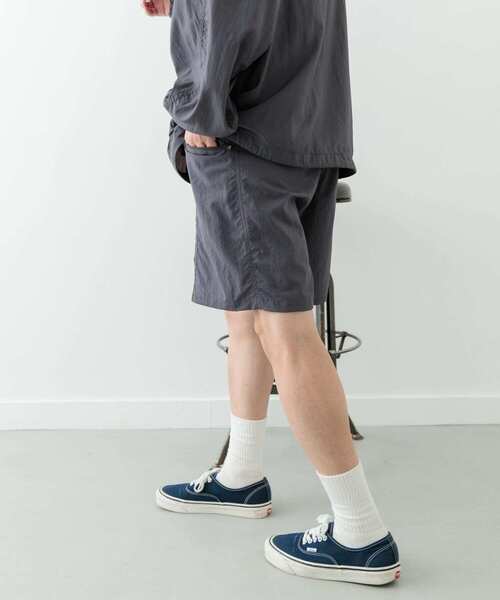 ITEMS URBANRESEARCH（アイテムズ アーバンリサーチ）の「『撥水/イージーケア/接触冷感/UVカット』タスランナイロンウェビングベルトショーツ（その他パンツ・メンズ・ネイビー/ブラック/チャコールグレー・MEDIUM/LARGE）」の8枚目の写真