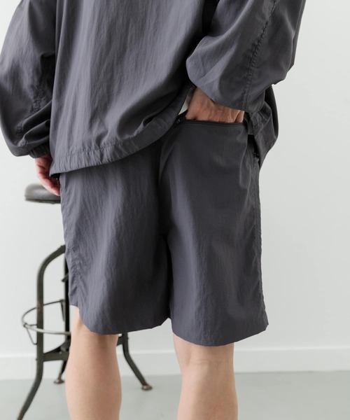 ITEMS URBANRESEARCH（アイテムズ アーバンリサーチ）の「『撥水/イージーケア/接触冷感/UVカット』タスランナイロンウェビングベルトショーツ（その他パンツ・メンズ・ネイビー/ブラック/チャコールグレー・MEDIUM/LARGE）」の9枚目の写真