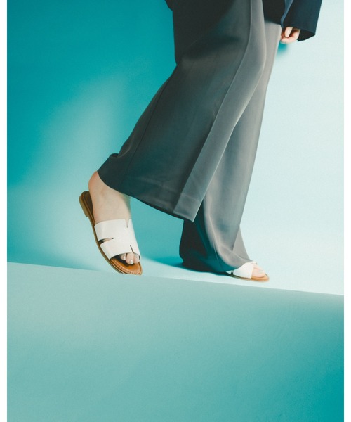 BONTRE（ボントレ）の「Hカットフラットサンダル/BONTRE 52058-VS（サンダル・レディース・ホワイト/ブラック・38/37/36/35/39）」の2枚目の写真