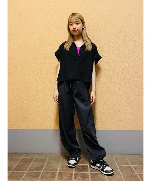 ギャップ　GAPバレルパラシュートパンツ カーキ Gap公式オンラインストア | ミッドライズ バレル パラシュートパンツ