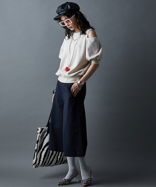 GEVS.(ジェイヴィス)の「肩開きデザインカットソー<大きいサイズ有>GEVS.(Tシャツ/カットソー・レディース・ブラック/キナリ・LL/3L/4L/5L/M/L)」の3枚目の写真