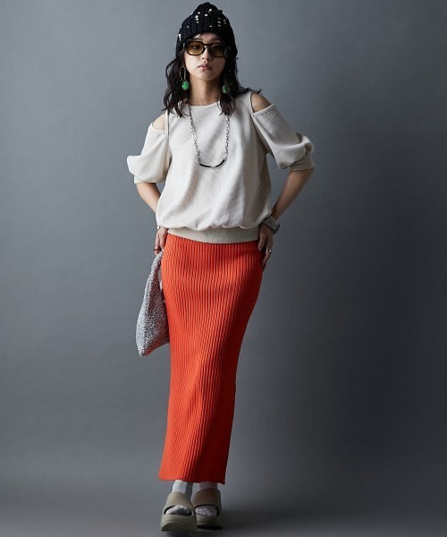 GEVS.(ジェイヴィス)の「肩開きデザインカットソー<大きいサイズ有>GEVS.(Tシャツ/カットソー・レディース・ブラック/キナリ・LL/3L/4L/5L/M/L)」の4枚目の写真