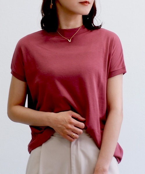 CLOTHY(クロシィ)の「【手触りなめらかなスムース素材♪】モックネックTシャツ(Tシャツ/カットソー・レディース・グレイッシュベージュ/オリーブ/ブラック/ピンク/ブラウン/パープル/ネイビー/チャコールグレー/オフホワイト・FREE)」の9枚目の写真