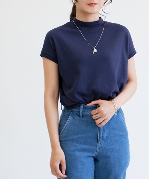 CLOTHY(クロシィ)の「【手触りなめらかなスムース素材♪】モックネックTシャツ(Tシャツ/カットソー・レディース・グレイッシュベージュ/オリーブ/ブラック/ピンク/ブラウン/パープル/ネイビー/チャコールグレー/オフホワイト・FREE)」の20枚目の写真