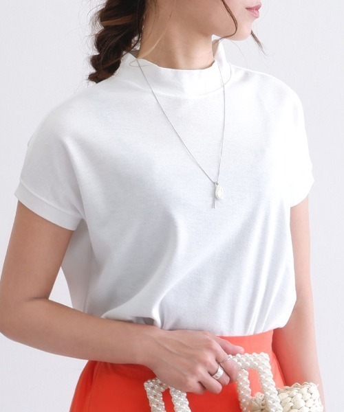 CLOTHY(クロシィ)の「【手触りなめらかなスムース素材♪】モックネックTシャツ(Tシャツ/カットソー・レディース・グレイッシュベージュ/オリーブ/ブラック/ピンク/ブラウン/パープル/ネイビー/チャコールグレー/オフホワイト・FREE)」の13枚目の写真