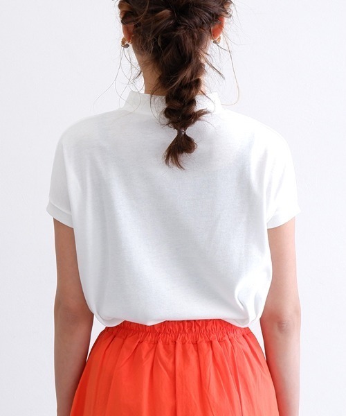 CLOTHY(クロシィ)の「【手触りなめらかなスムース素材♪】モックネックTシャツ(Tシャツ/カットソー・レディース・グレイッシュベージュ/オリーブ/ブラック/ピンク/ブラウン/パープル/ネイビー/チャコールグレー/オフホワイト・FREE)」の14枚目の写真