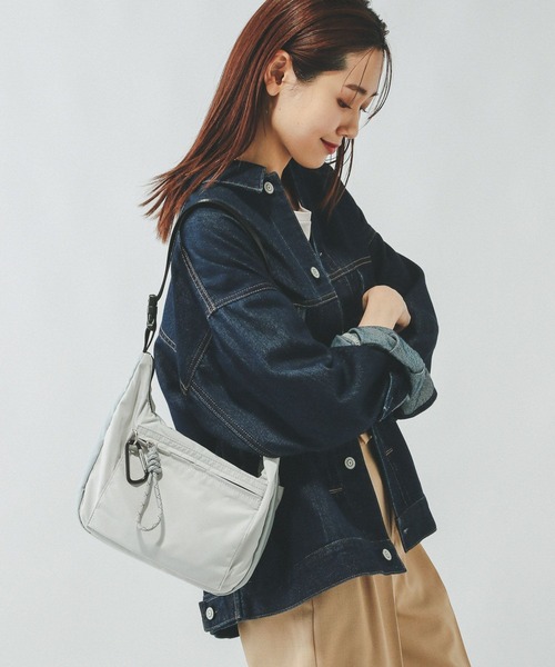 GLOBAL WORK（グローバルワーク）の「撥水軽量手提げ変形ショルダー/323156（ショルダーバッグ・レディース・ブラック/チャコールグレー/グレー/ベージュ・ONE SIZE）」の4枚目の写真