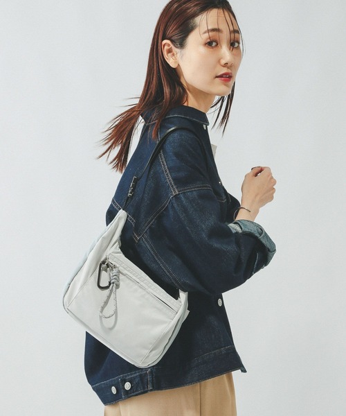 GLOBAL WORK（グローバルワーク）の「撥水軽量手提げ変形ショルダー/323156（ショルダーバッグ・レディース・ブラック/チャコールグレー/グレー/ベージュ・ONE SIZE）」の5枚目の写真