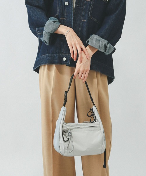 GLOBAL WORK（グローバルワーク）の「撥水軽量手提げ変形ショルダー/323156（ショルダーバッグ・レディース・ブラック/チャコールグレー/グレー/ベージュ・ONE SIZE）」の6枚目の写真