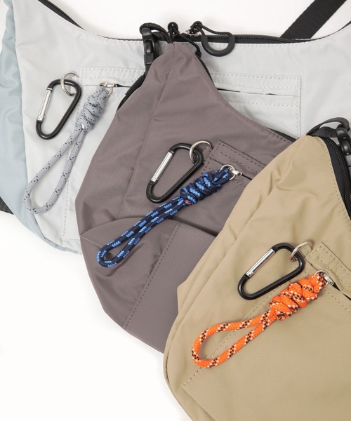 GLOBAL WORK（グローバルワーク）の「撥水軽量手提げ変形ショルダー/323156（ショルダーバッグ・レディース・ブラック/チャコールグレー/グレー/ベージュ・ONE SIZE）」の21枚目の写真