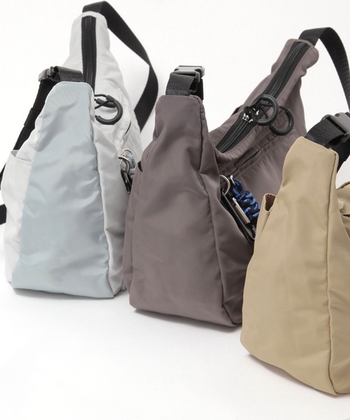 GLOBAL WORK（グローバルワーク）の「撥水軽量手提げ変形ショルダー/323156（ショルダーバッグ・レディース・ブラック/チャコールグレー/グレー/ベージュ・ONE SIZE）」の22枚目の写真
