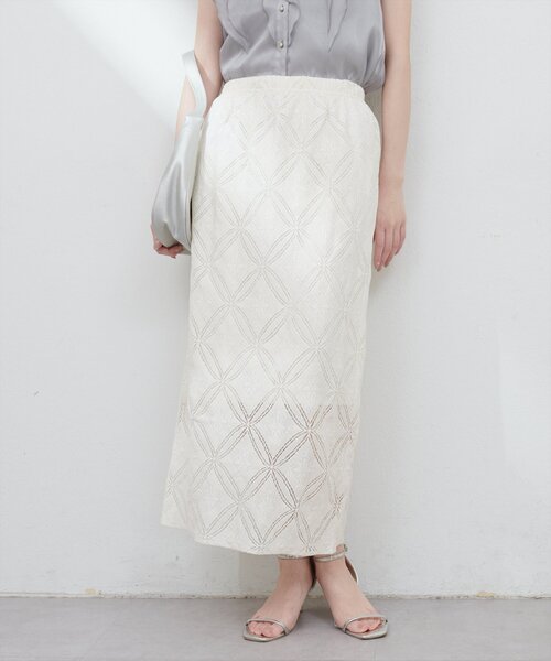 natural couture（ナチュラルクチュール）の「【大人ナチュ】幾何柄レースタイトスカート（スカート・レディース・オフホワイト/ブラック・FREE）」の4枚目の写真