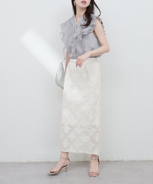 natural couture（ナチュラルクチュール）の「【大人ナチュ】幾何柄レースタイトスカート（スカート・レディース・オフホワイト/ブラック・FREE）」の5枚目の写真