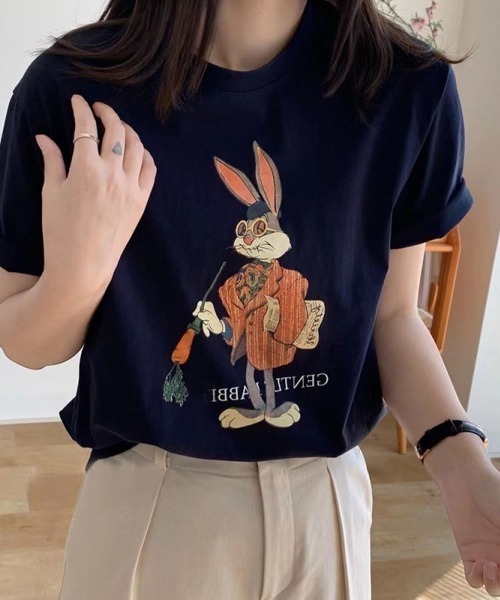 LETee（レティー）の「バニープリントティーシャツ（Tシャツ/カットソー・レディース・ホワイト/ネイビー/ベージュ・FREE）」の3枚目の写真
