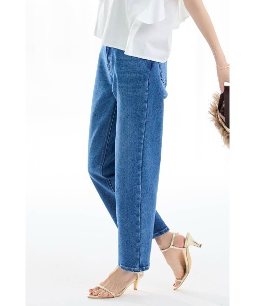 【新品】エムドゥ　ストレート美脚デニム セール】〈ストレート美脚デニム〉（デニムパンツ）｜M.deux