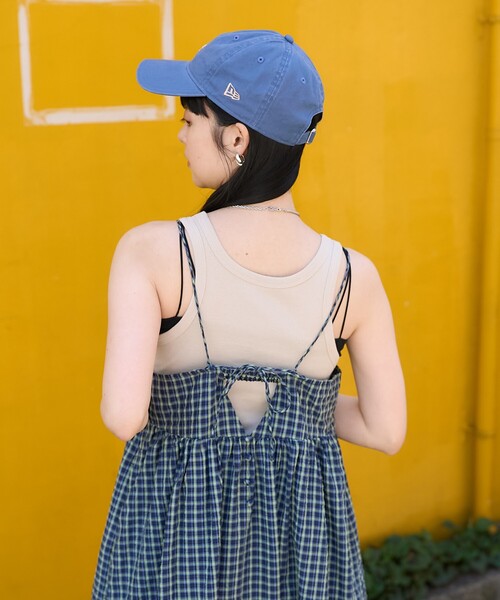 FREAK'S STORE(フリークスストア)の「バックリボン サマーチェック キャミソールワンピース(ワンピース・レディース・ブラウン/オレンジ/ネイビー・フリ-)」の4枚目の写真