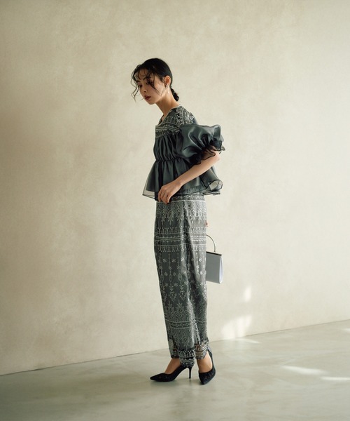 haremode（ハレモード）の「結婚式 お呼ばれ 二次会 謝恩会 成人式 同窓会 対応 20代 30代 ルナレース 刺繍 シアー ボリューム袖 ワイドパンツ セットアップ パンツドレス セレモニー パーティ オケージョン ドレス（パンツドレス・レディース・シルバー/モカ/ブラック・M/S）」の5枚目の写真