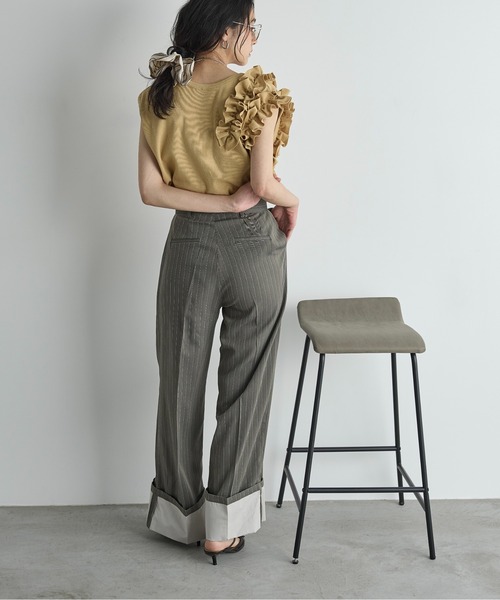 THE YOn(ザヨン)の「ロールアップピンストライプタックトラウザーズ(スラックス・レディース・ブラウン/グレー・S/M)」の19枚目の写真