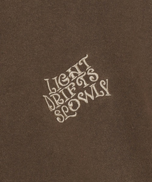 PBLIM（ページボーイリム）の「《UNISEX/セットアップ対応》アップリケロゴプルオーバー（Tシャツ/カットソー・レディース・ブラウン/グリーン/スミクロ・MEDIUM/LARGE）」の16枚目の写真