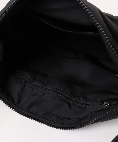 A.P.C.(アーペーセー)の「BESACE TREK(ショルダーバッグ・メンズ・ブラック・ONESIZE)」の4枚目の写真