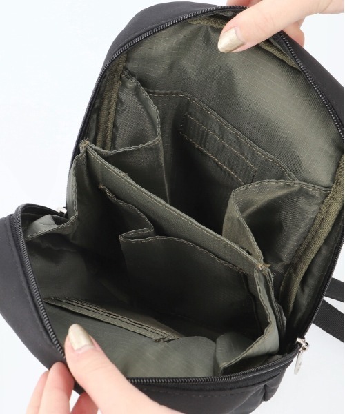 anello GRANDE(アネログランデ)の「anelloGRANDE ファム 縦型ウォレットショルダー GHW0001(ショルダーバッグ・レディース・ネイビー/ピンク/ブラック/ベージュ・FREE)」の20枚目の写真