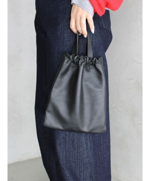 Ungrid（アングリッド）の「スクエアショルダーレザーバッグ（ショルダーバッグ・レディース・ブラック・FREE）」の2枚目の写真