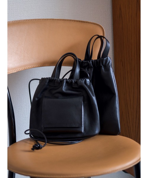 Ungrid（アングリッド）の「スクエアショルダーレザーバッグ（ショルダーバッグ・レディース・ブラック・FREE）」の11枚目の写真