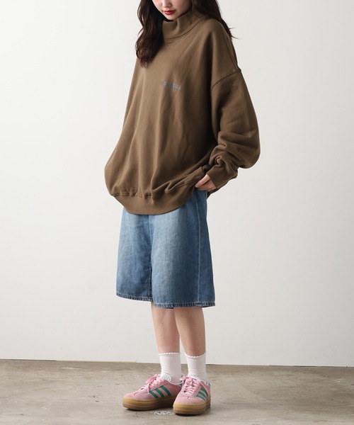 FOG ESSENTIALS（エフオージーエッセンシャルズ）の「FOG ESSENTIALS/エッセンシャルズ SSENSE 1POINT LOGO HI NECK SWEAT SHIRTS スウェット（スウェット・メンズ・ブラウン・S/M/L/XL）」の2枚目の写真